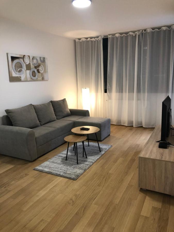 Apartment Iris Novi Sad Dış mekan fotoğraf