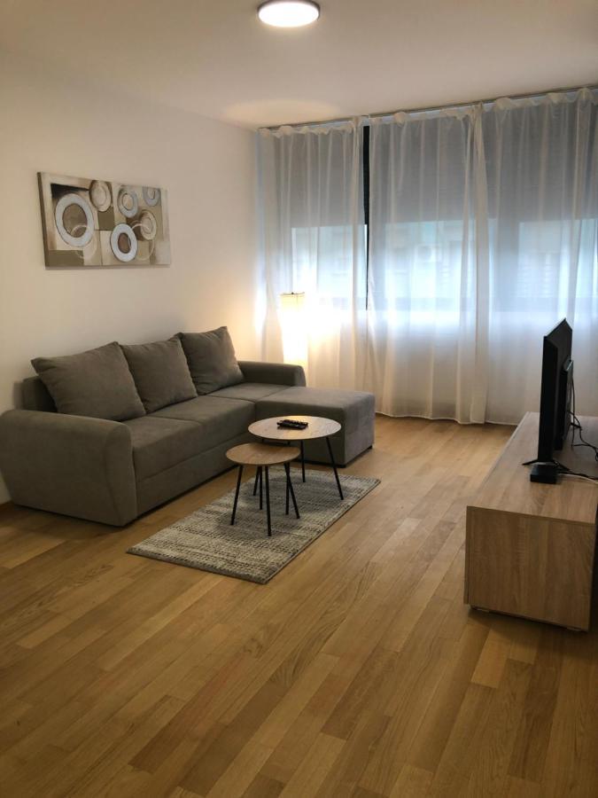 Apartment Iris Novi Sad Dış mekan fotoğraf